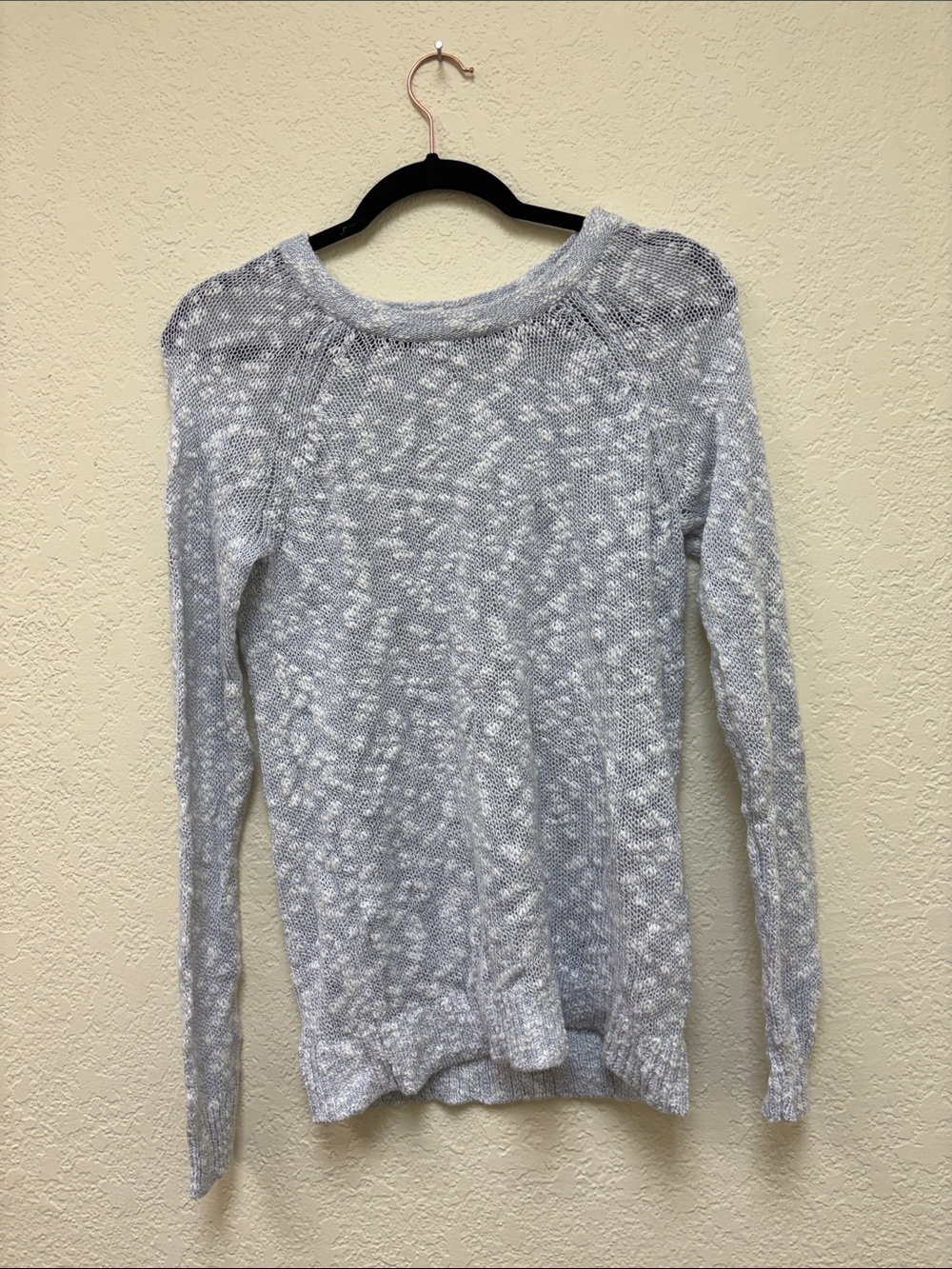 American Eagle Outfitters Light Gray Speckled Crewneck Sweater